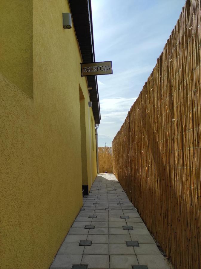 V & V Villa Lalince Екстериор снимка