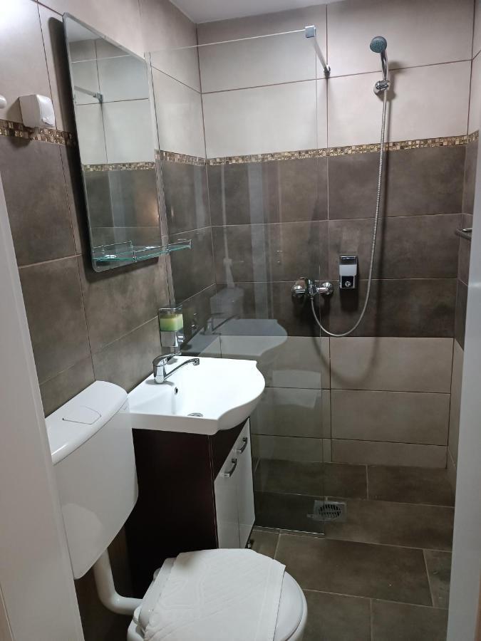 V & V Villa Lalince Екстериор снимка