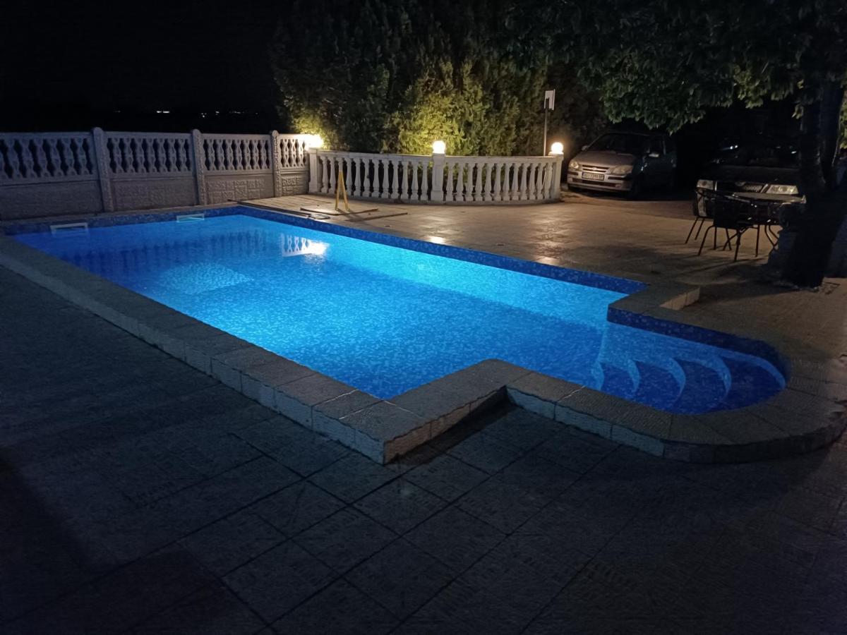 V & V Villa Lalince Екстериор снимка