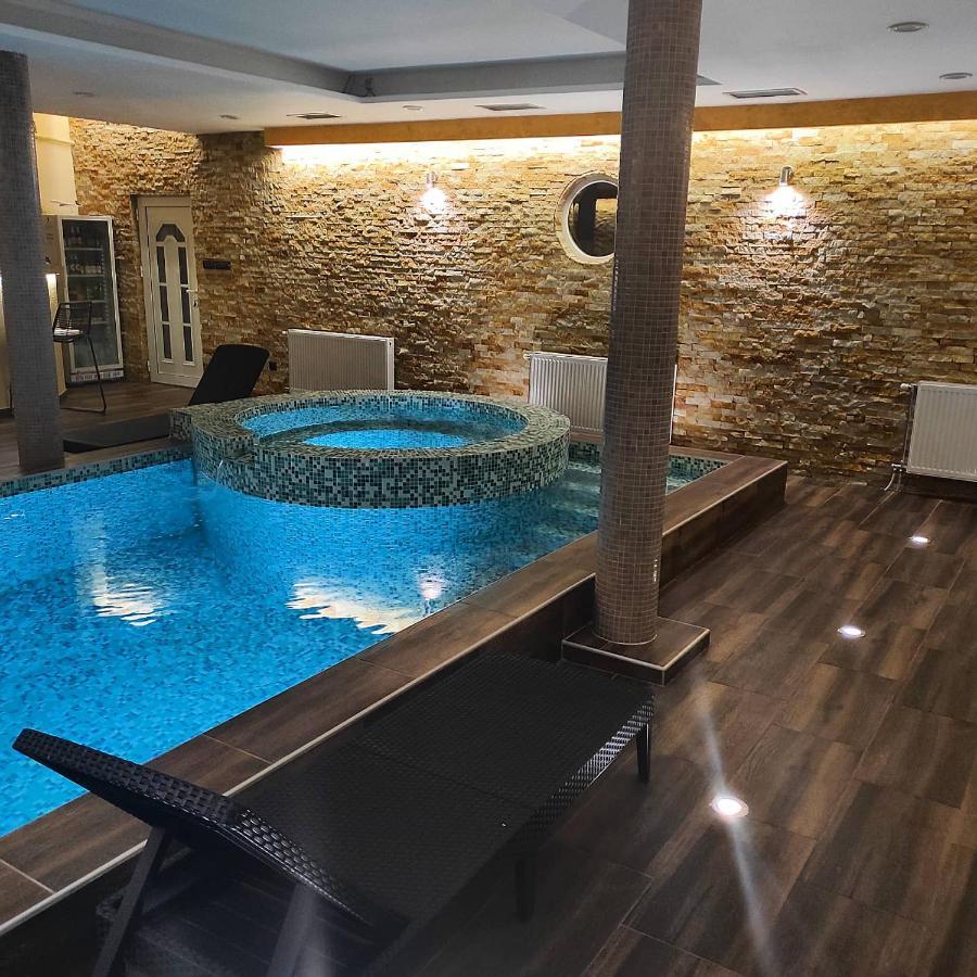 V & V Villa Lalince Екстериор снимка