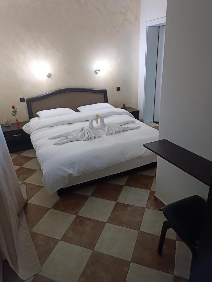 V & V Villa Lalince Екстериор снимка