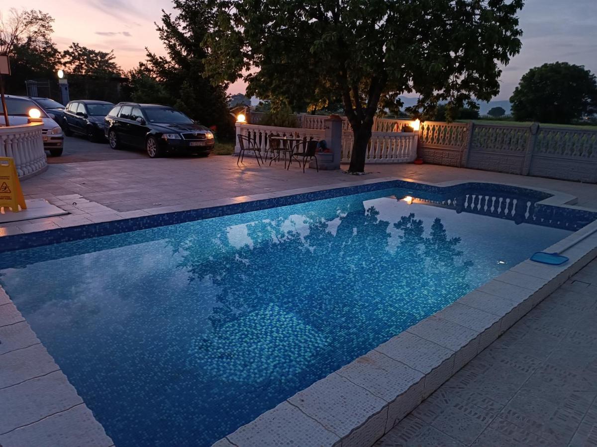 V & V Villa Lalince Екстериор снимка