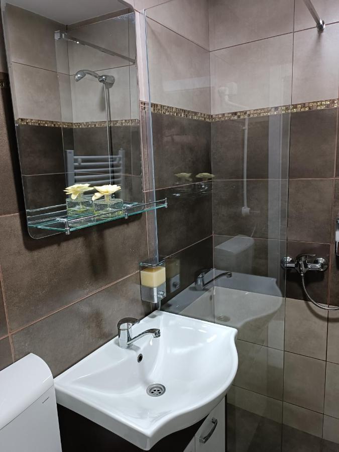 V & V Villa Lalince Екстериор снимка