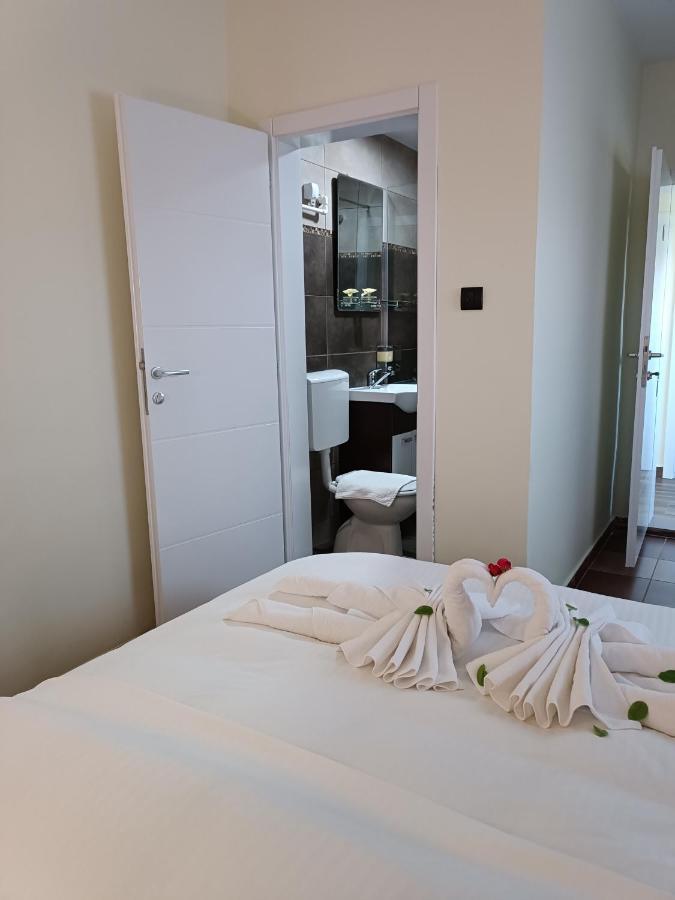 V & V Villa Lalince Екстериор снимка